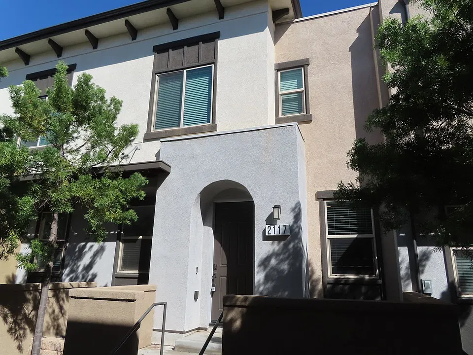 2117 Solara Ln
