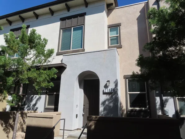 2117 Solara Ln, Vista, CA 92081