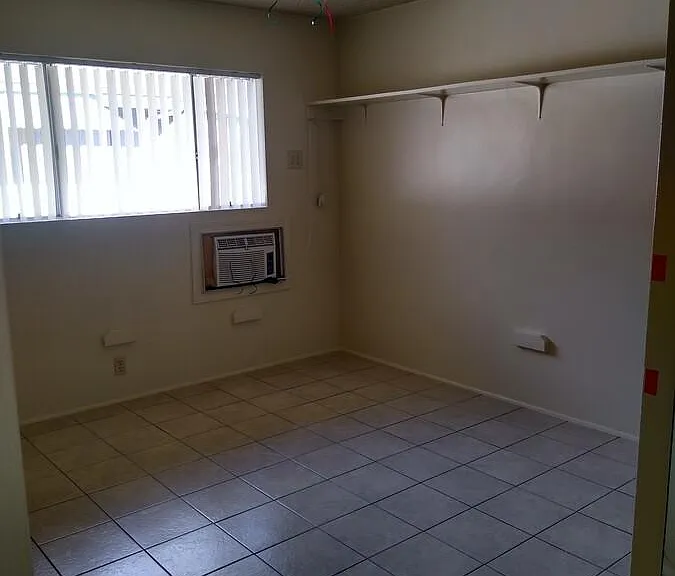 1843 E Palmyra Ave — Photo 21