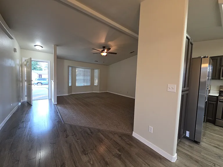 303 W Pinon St — Photo 5