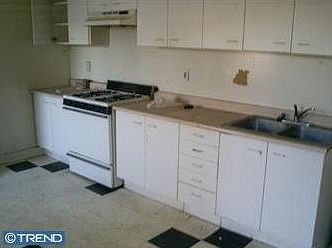 2nd image of 139 W Marshall St