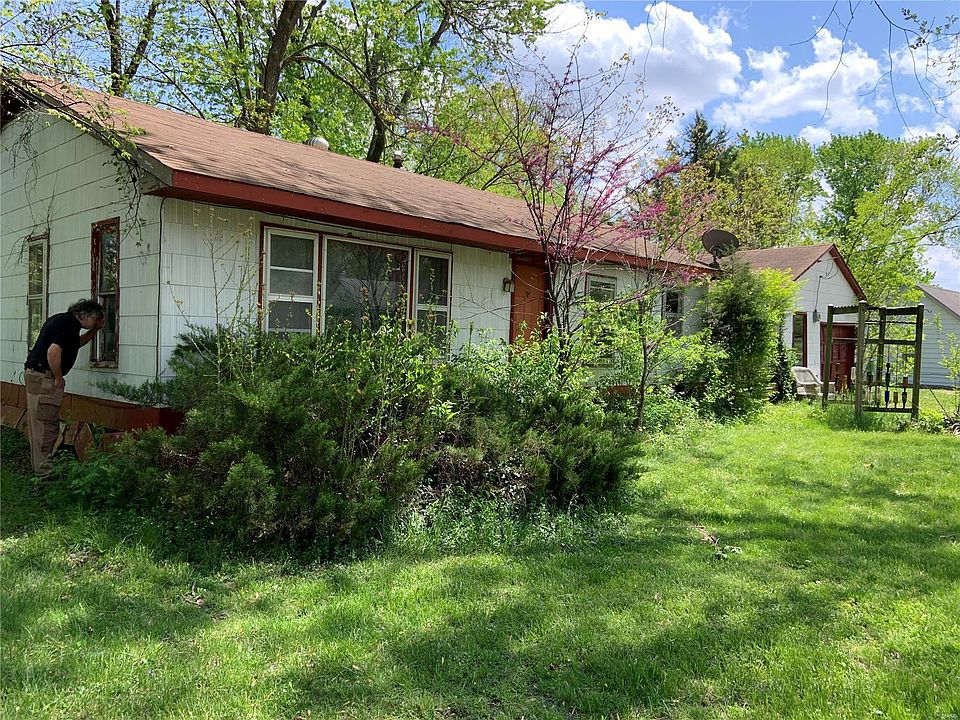 2nd image of 300 S Caroline Ave