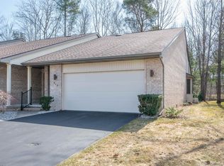 615 Shorefront Cir, Midland, MI 48640