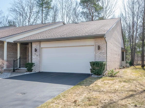 615 Shorefront Cir, Midland, MI 48640