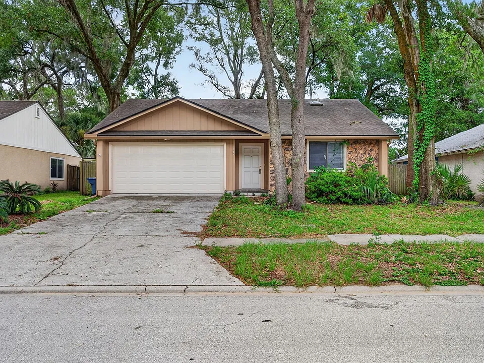 1445 Classic Oak Rd W