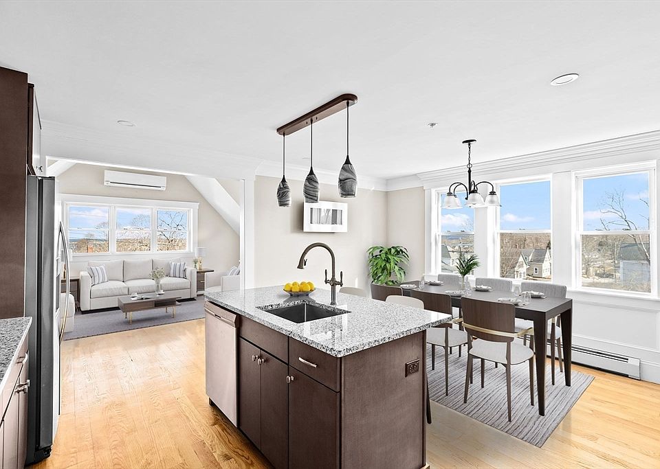 1st image of 31 Mayflower St Floor 3
