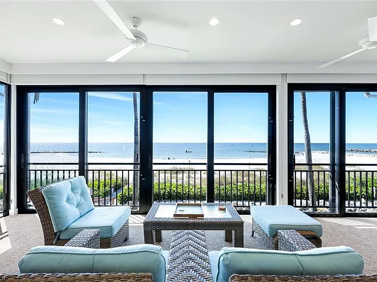 2211 Gulf Shore Blvd N #C4 — Photo 1