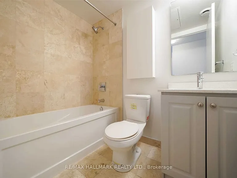 14 York St #2810 — Photo 8