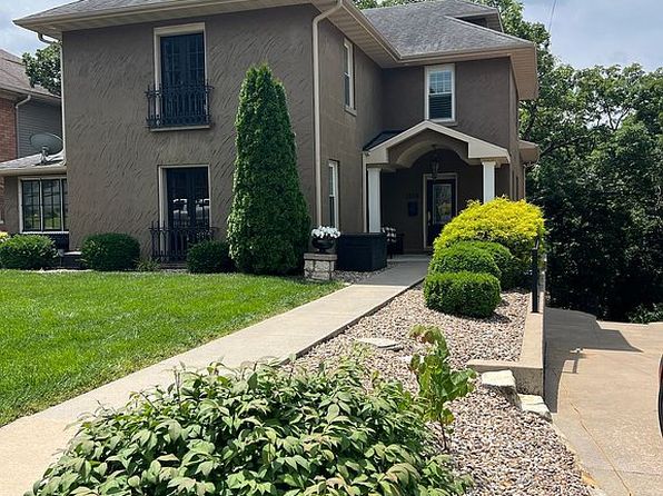 1106 Vineyard Sq
