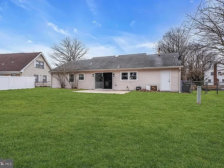 142 Eastbrook Ln — Photo 26