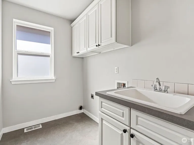 8418 153rd St E — Photo 27