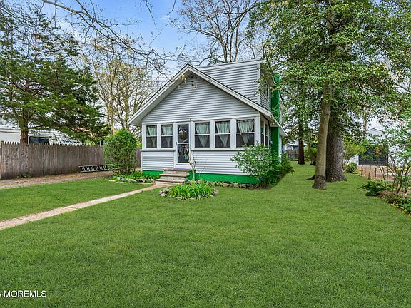 5th image of 109 Martin Road