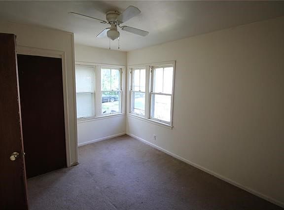 4th image of 2403 E 67th Ter