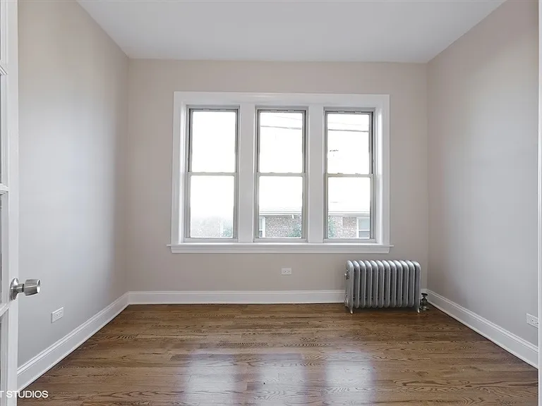 2452 W Addison St #3A — Photo 9