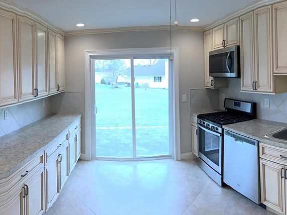 3rd image of 15 Kathy Ct #6103