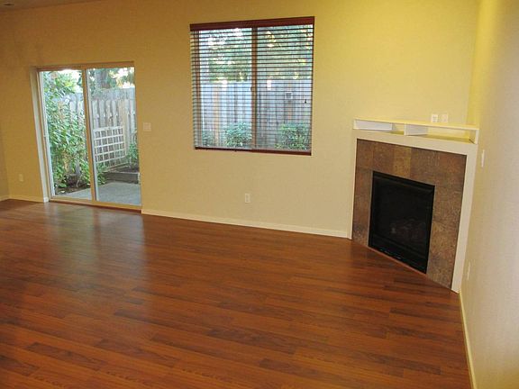 2nd image of 7886 SE Sporri Ln
