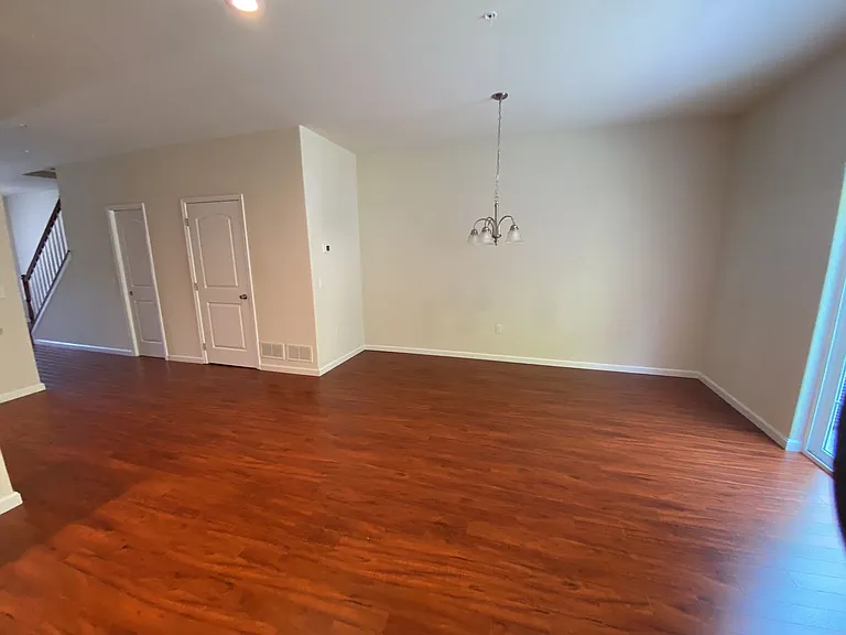 2800 Monticello Ln — Photo 8