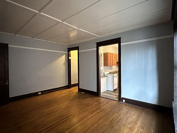 3rd image of 619 S 5th St #3