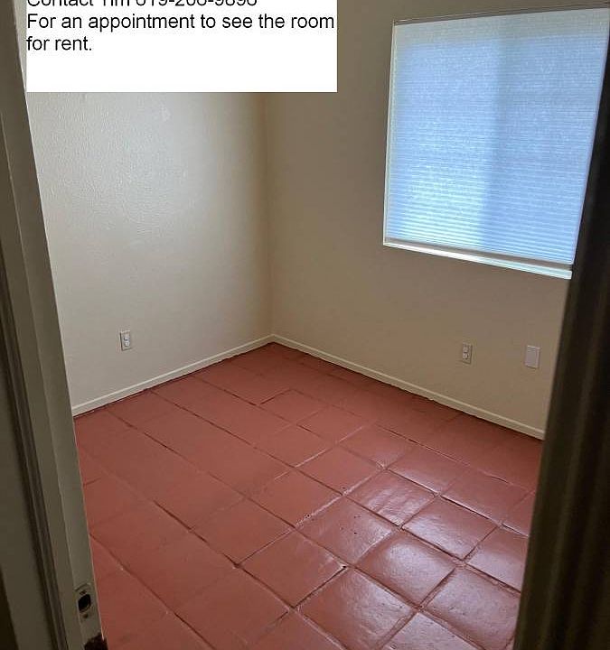 1st image of 5020 College Ave Room 4