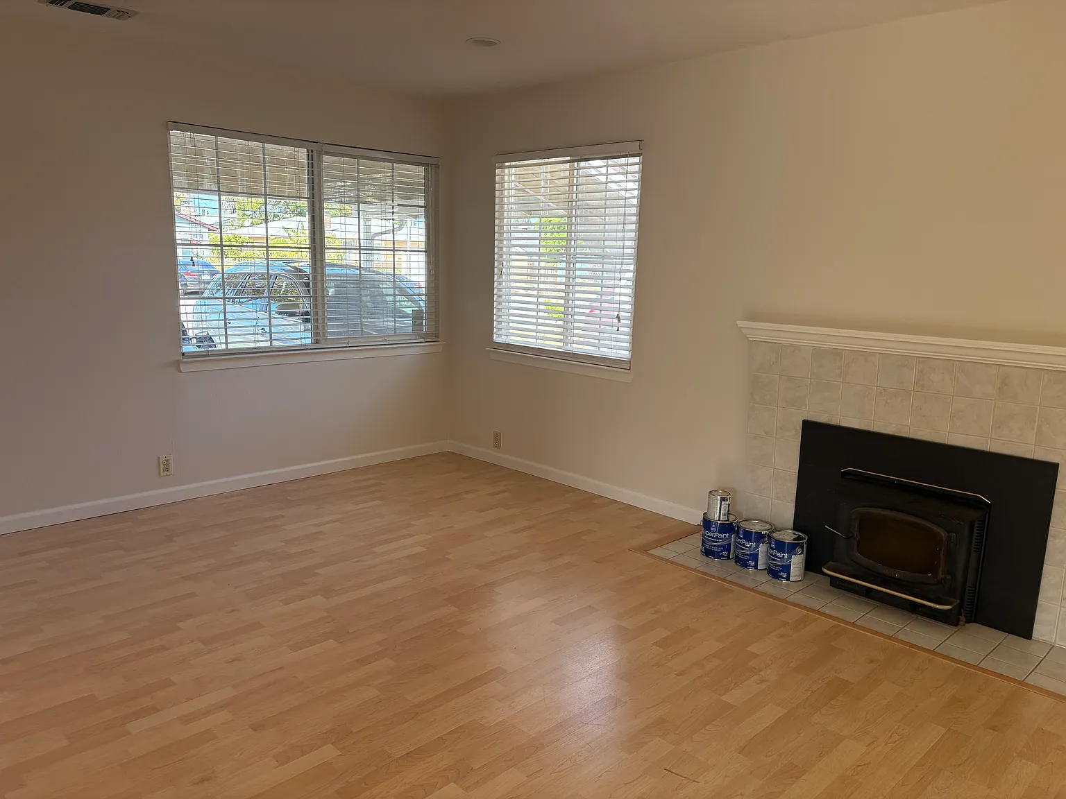 3 bed, 1078 sqft, $4,900 — Photo 2
