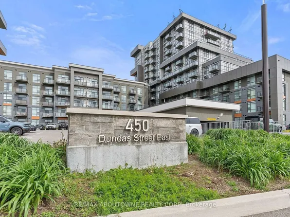450 Dundas St E, Hamilton, ON