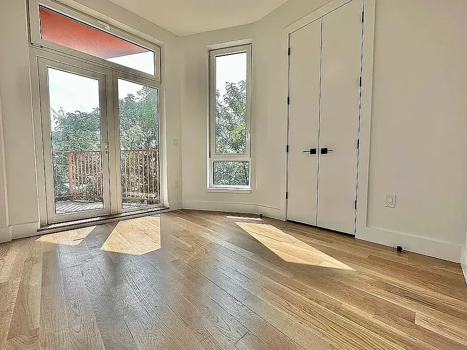 435 Meeker Ave #2A