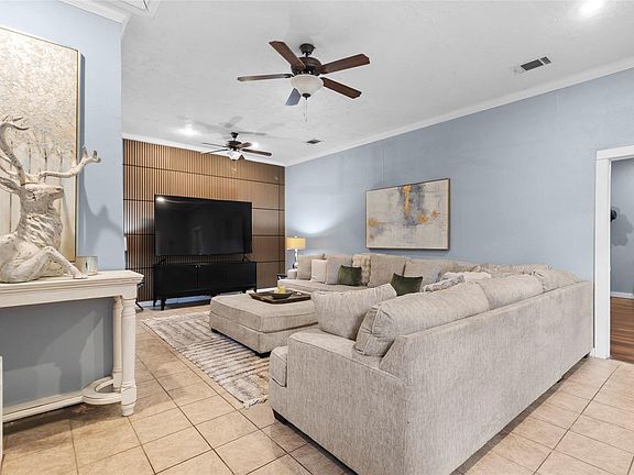 4th image of 8165 Garland St