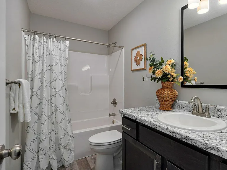 1110 E Perry St — Photo 12