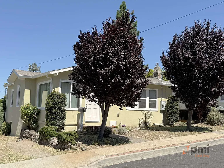1435 Cedar St — Photo 12