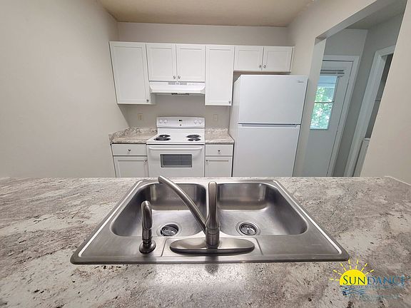 3rd image of 510D Landview St