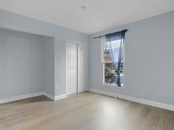 5th image of 4278 Chateau De Ville Dr APT D