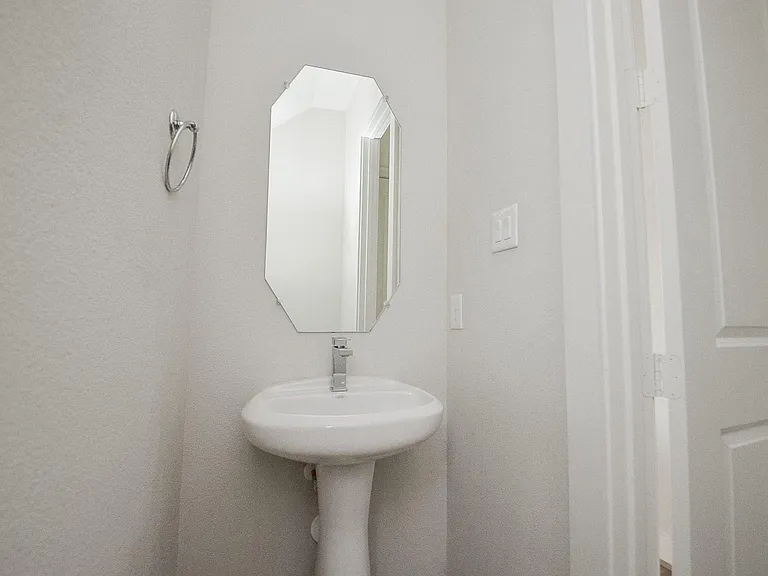 1103 Fuschia Rd — Photo 6