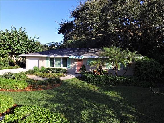 3rd image of 515 Gardenia Ln