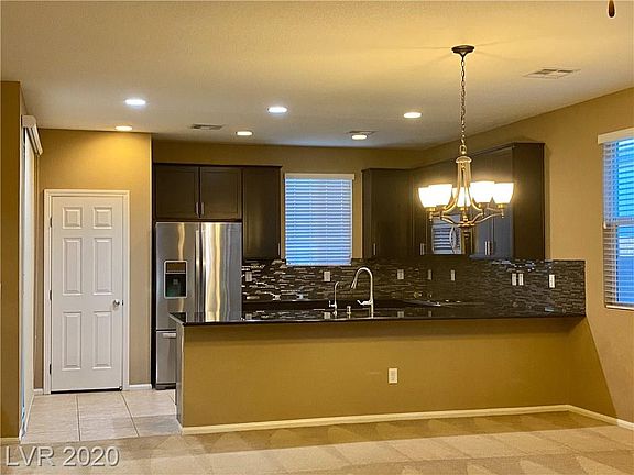 3rd image of 10683 Country Knoll Way #10683