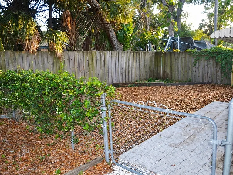 3934 Briggs Ave #B — Photo 8