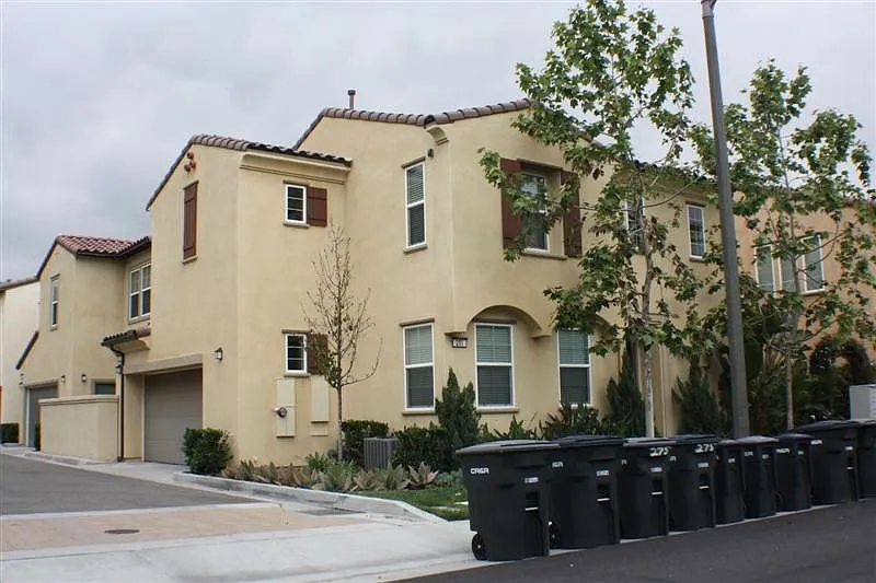 3 bed, 1411 sqft, $3,900 — Photo 1