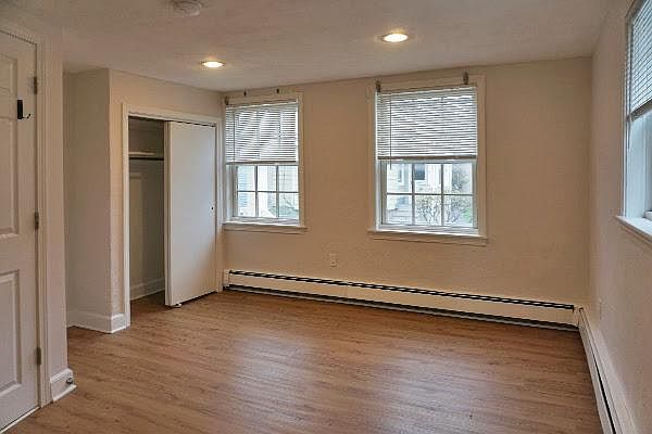 2nd image of 23A Lambert St #A