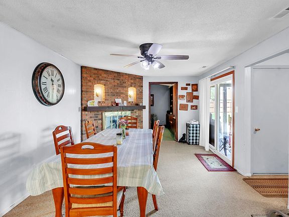 5th image of 121 Briarcrest Pl