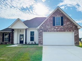 14266 Swan Ridge Cir, Gulfport, MS 39503