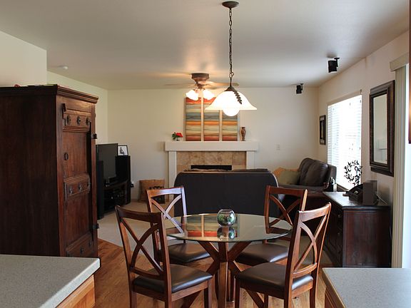 Kitchen - looking into family room
