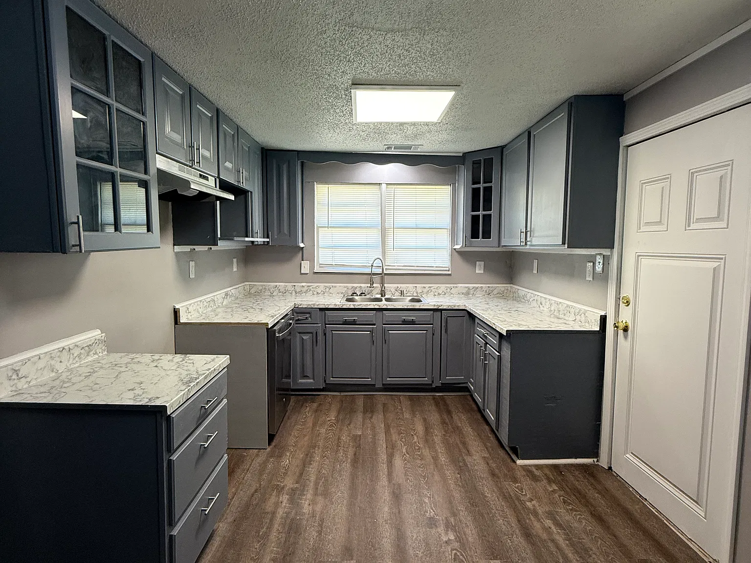 3 bed, 1196 sqft, $1,200 — Photo 3
