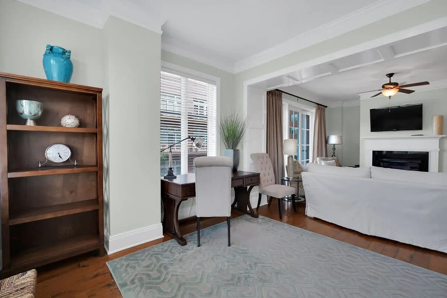 2 bed, 2.0 bath, 1431 sqft, $6,664 — Photo 3