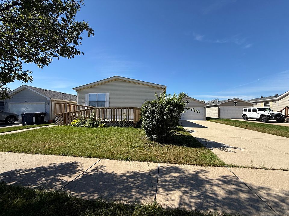 1st image of 322 Lilac Ln