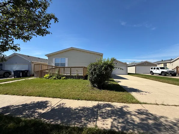 322 Lilac Ln, Matteson, IL 60443
