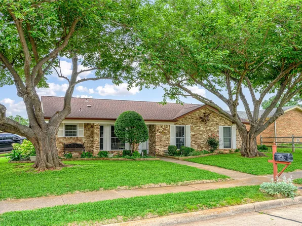 216 Old Hickory Dr, Irving, TX 75060