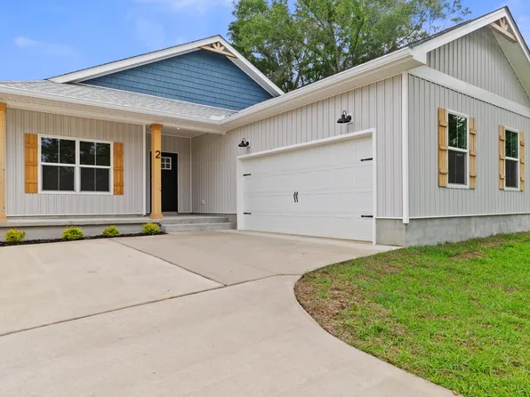 2 Coweta Rd, Cantonment, FL 32533