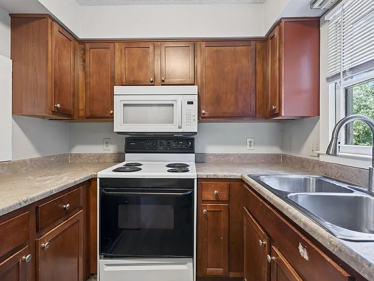 5541 Kaplan Dr #A — Photo 5
