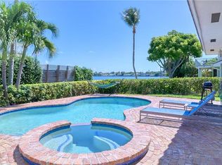 123 Park Ln E, Hypoluxo, FL 33462