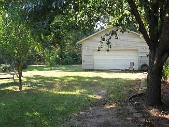3rd image of 4419 Lakeshore Dr