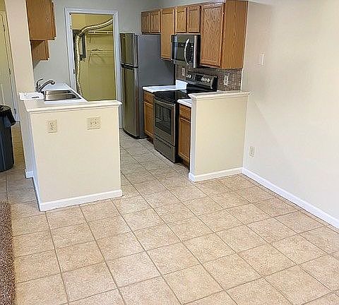 4th image of 660 Friars Ln APT 7